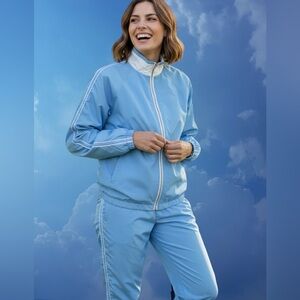 Vintage Holloway Light Blue Women's Wind Breaker Set